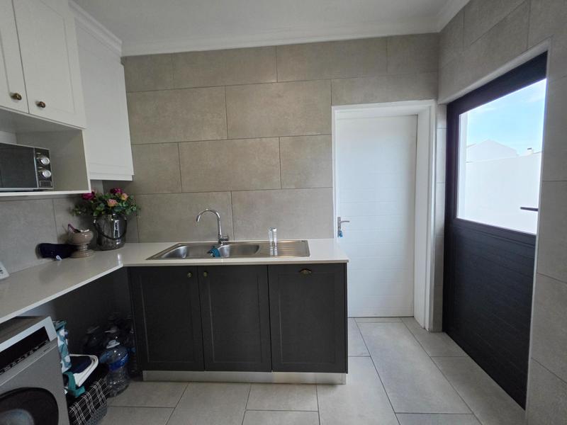 4 Bedroom Property for Sale in Shelley Point Western Cape